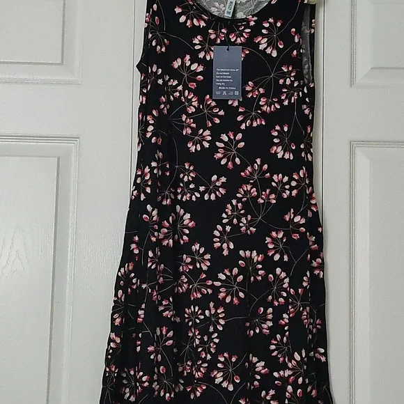 Woman's flower dress NWT - Picture 1 of 4